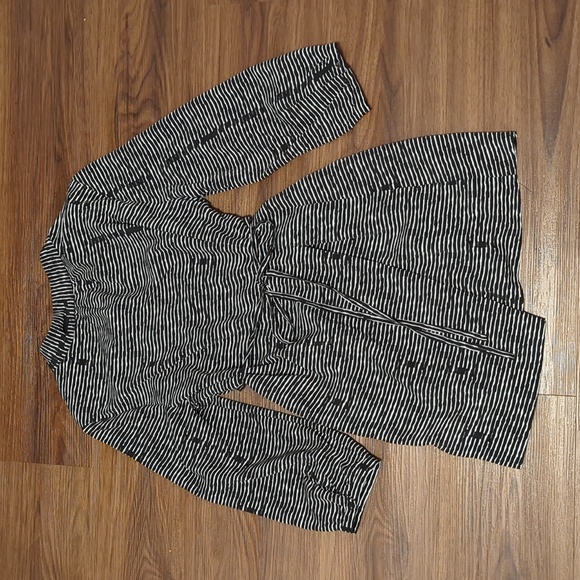 Liz Lange Maternity Blouse/ Tunic - Picture 4 of 4